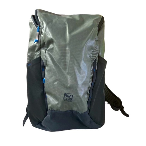 NWT Grey - Timber Ridge Xplorer 25L Hiking Pack w/ Reflective Accents - Picture 1 of 2